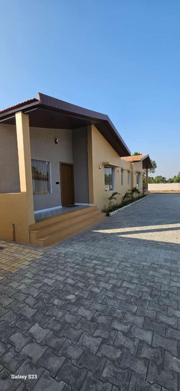 Shree Jalaram Resort Kodae Ngoại thất bức ảnh